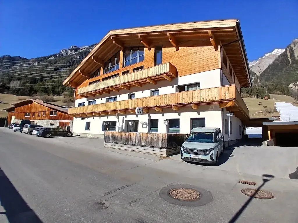 Dave Bockus_Katzatrimmli Bar_Flirsch_avis