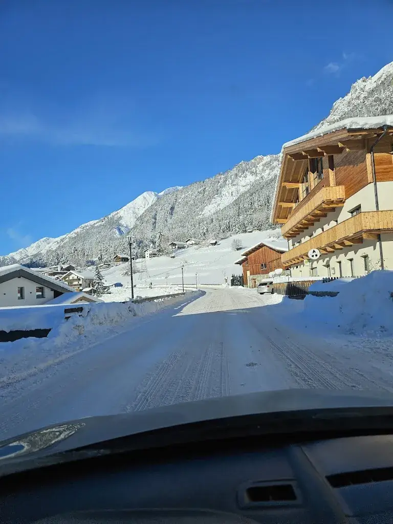 Jodor Podhorski_Katzatrimmli Bar_Flirsch_avis