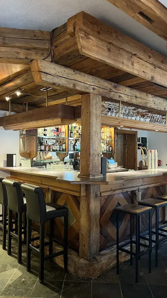 Katzatrimmli Bar restaurant in Flirsch