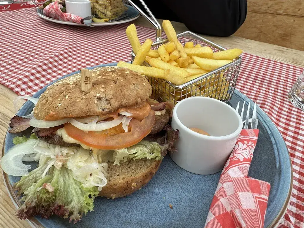 Pim Willems_Wonnealm_Fiss_avis