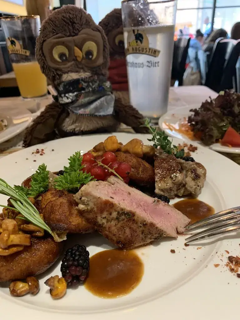 Evi Napetschnig_Augustin in den City Arkaden_Annabichl_avis