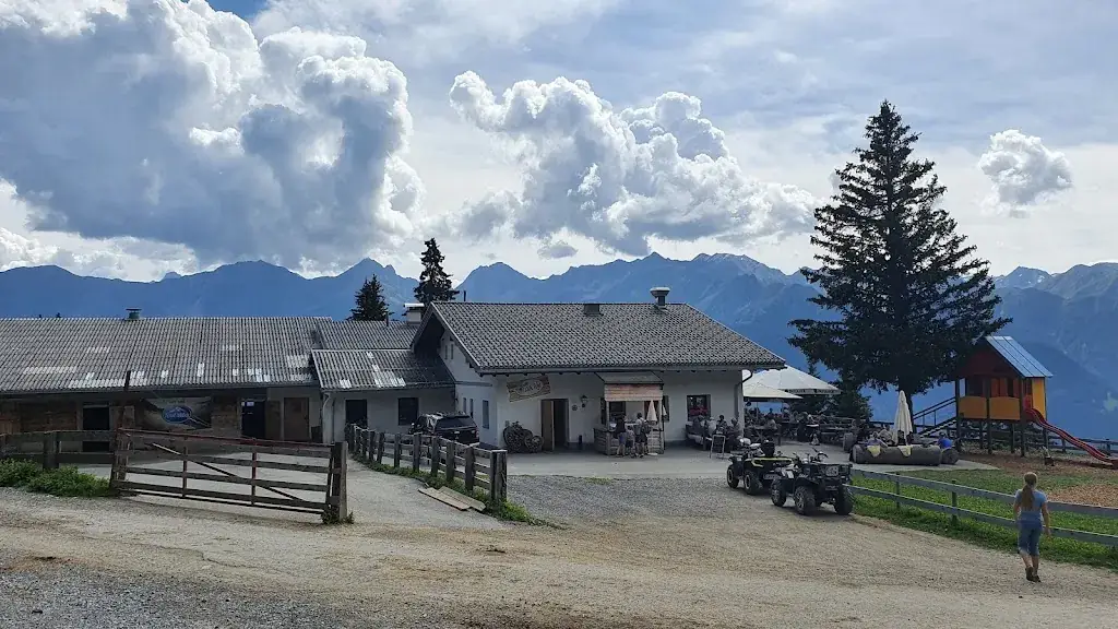 BUMBLE BEE_Kuhalm Fiss_Fiss_review