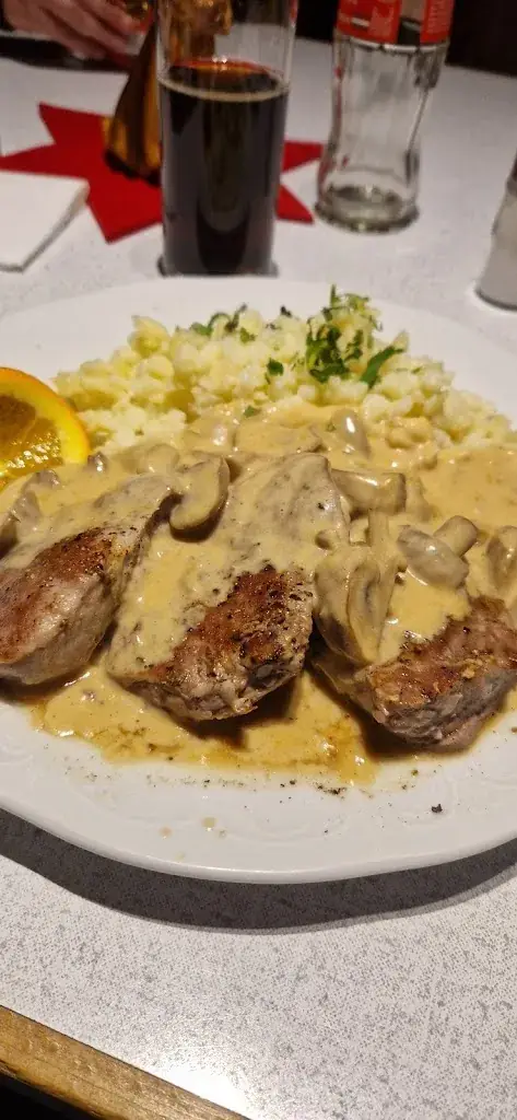 D. N._Restaurant Tiroler-Stubn_Fritzens_avis