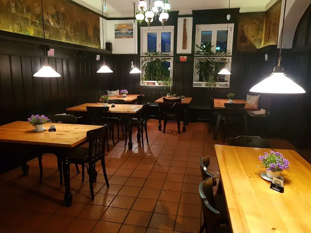 Martha Milch_Old Lemon Tree_Annabichl_review