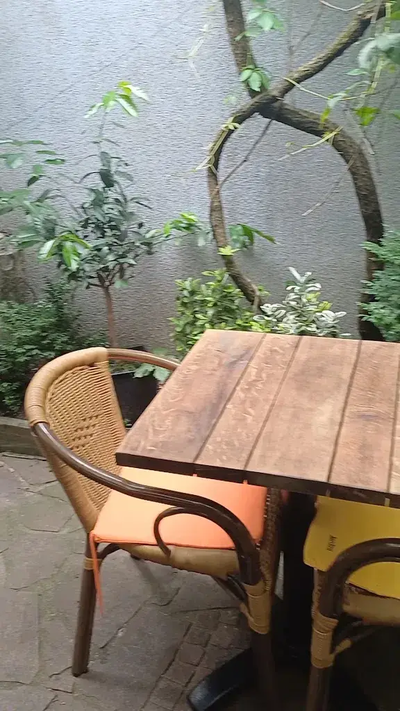 Old Lemon Tree_Annabichl_slider_image_2