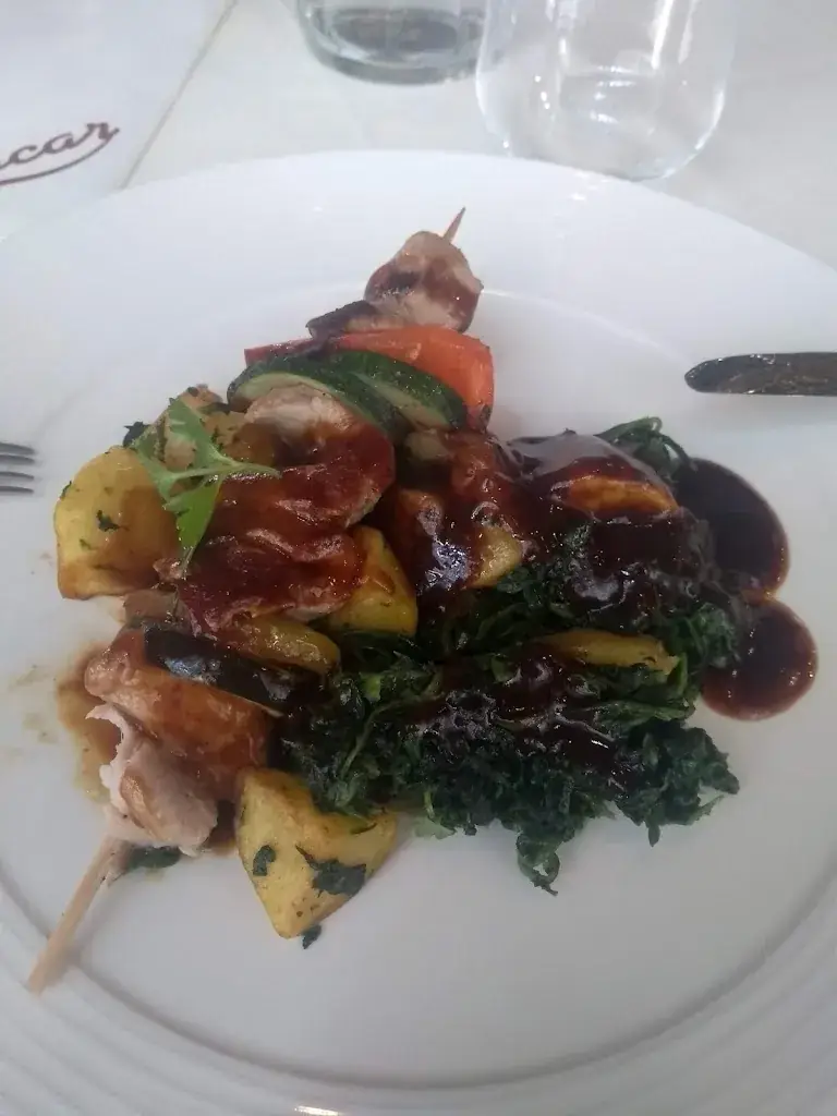 Saša Lakić_Restaurant Oscar_Annabichl_avis