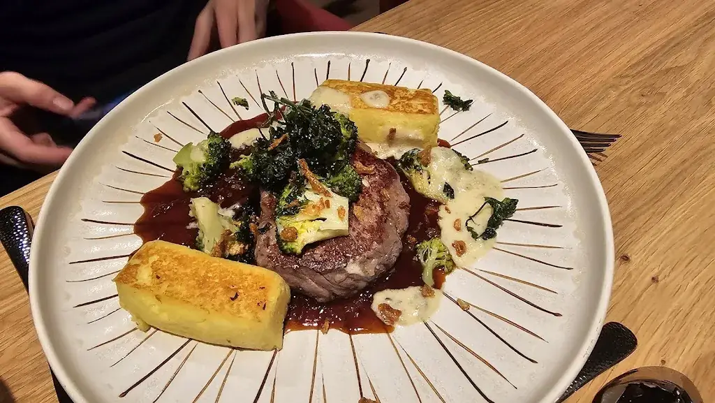 Ivo Jelinek_UpsideDown Bar & Restaurant_Fieberbrunn_recensione