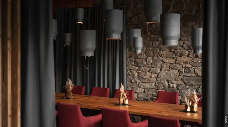 UpsideDown Bar & Restaurant_Fieberbrunn_slider_image_1