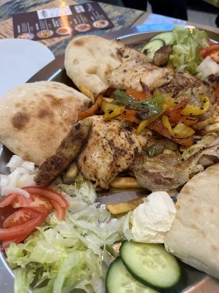 Akhmal ikhwan_Merak Grill_Annabichl_avis