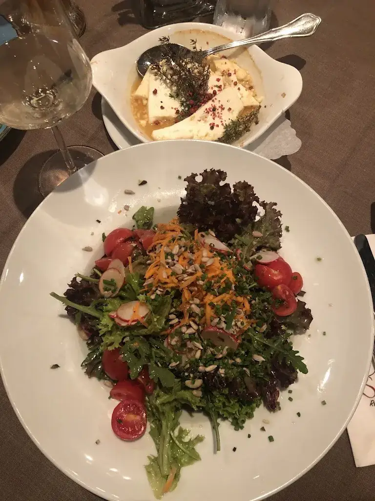 Thanasis Matsoukas_Seewirt Restaurant & Norman´s Bar_Fieberbrunn_avis