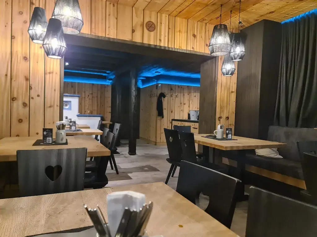 Enzian Hütte restaurant à Fieberbrunn