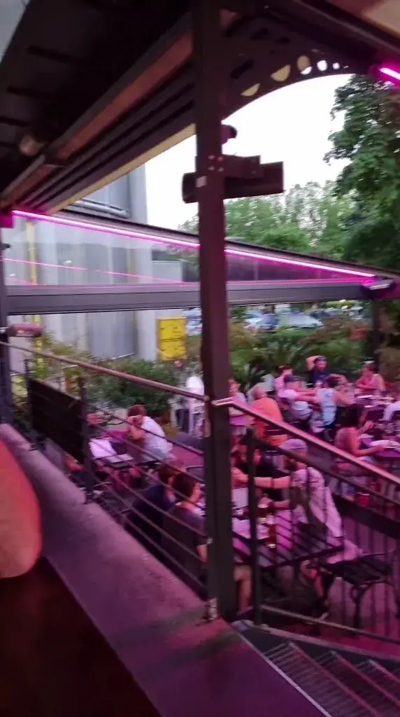 UNI.WIRT._Annabichl_slider_image_2