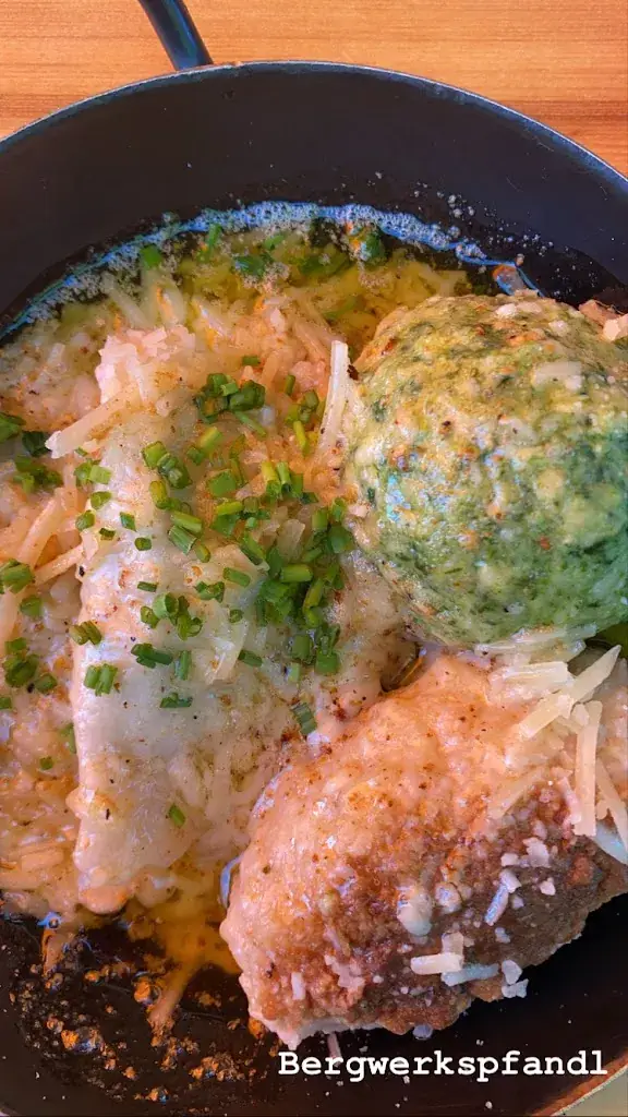 Valentina Leiva_Knappenkuchl_Gallzein_review