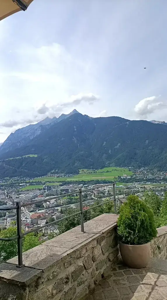 Heidi_Burg Freundsberg_Gallzein_review