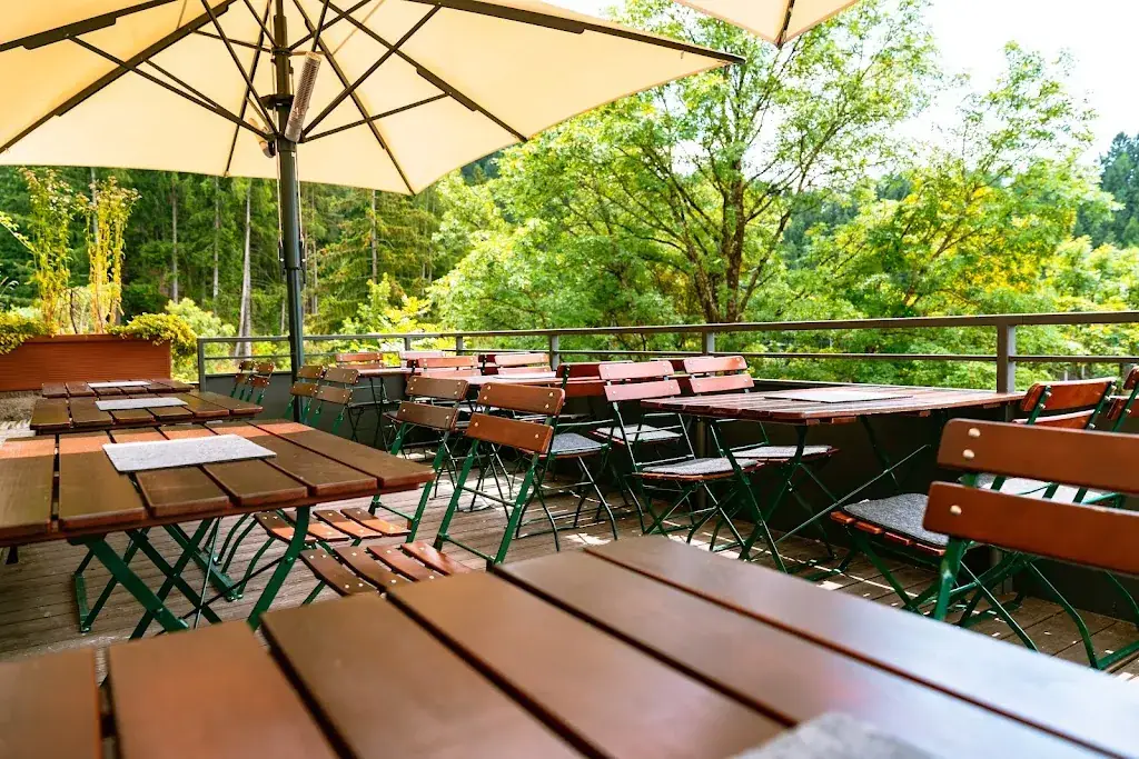 Burg Freundsberg restaurant à Gallzein