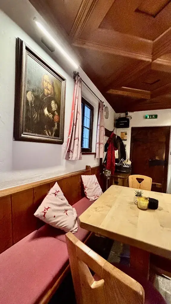 Burg Freundsberg_Gallzein_slider_image_3