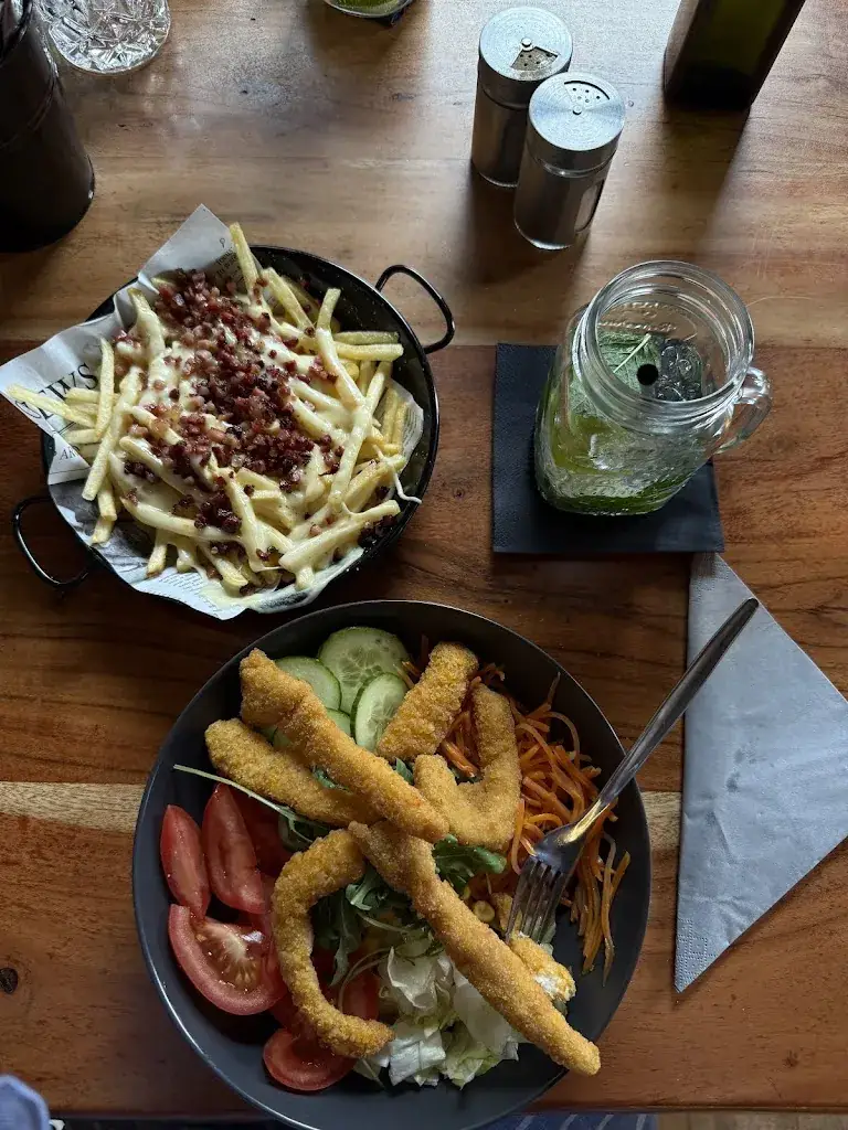 Linda Amoliņa_Niko`s Street Food Bar_Galtür_recensione