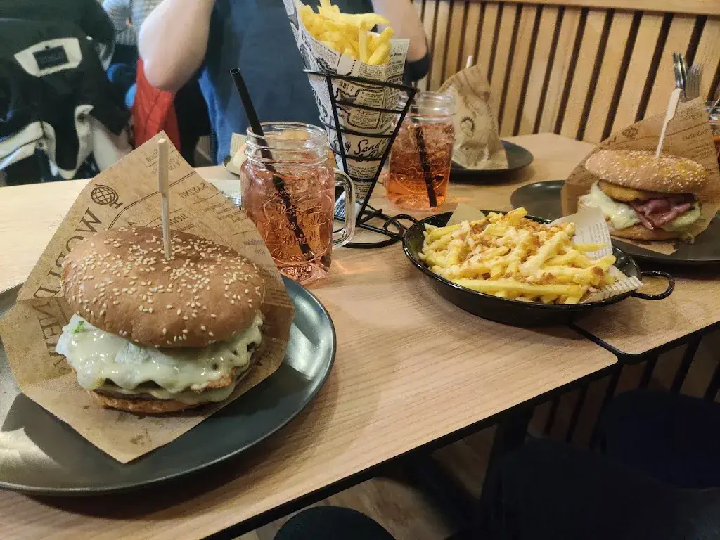 Niko`s Street Food Bar_Galtür_slider_image_2