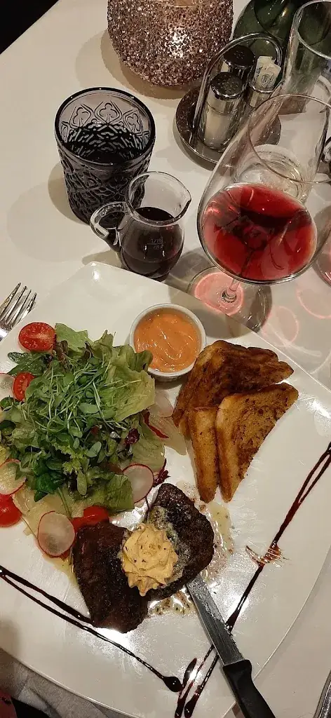 Mariella Buttigieg_Guesthouse ‘Dorfkrug’_Fulpmes_review