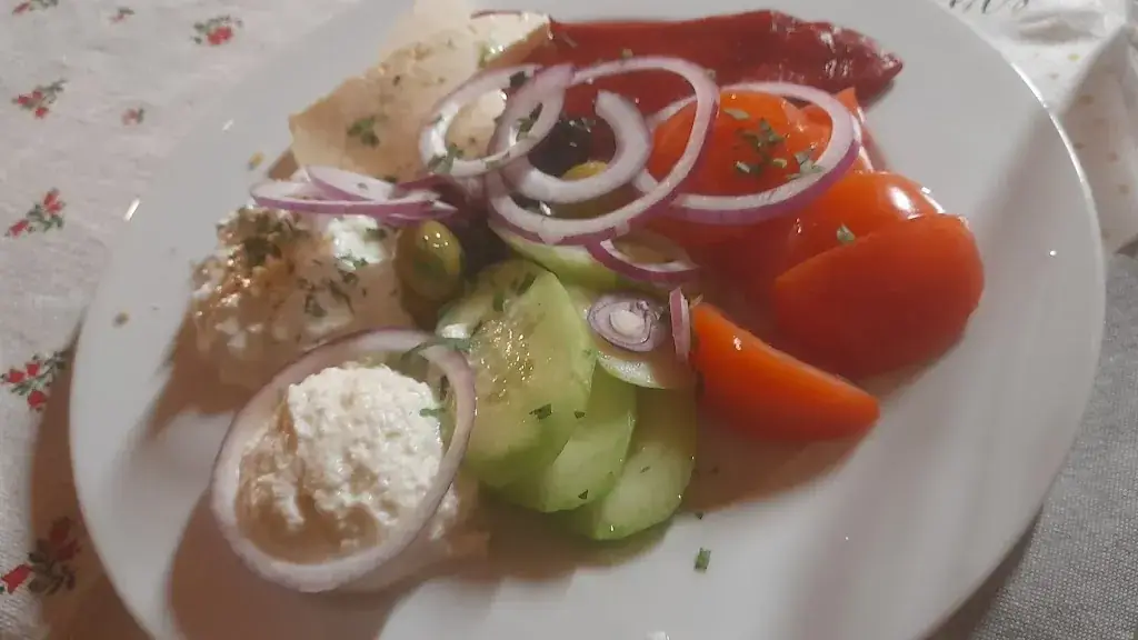 Anna Nikolova_Kraxl Hütte_Fulpmes_avis