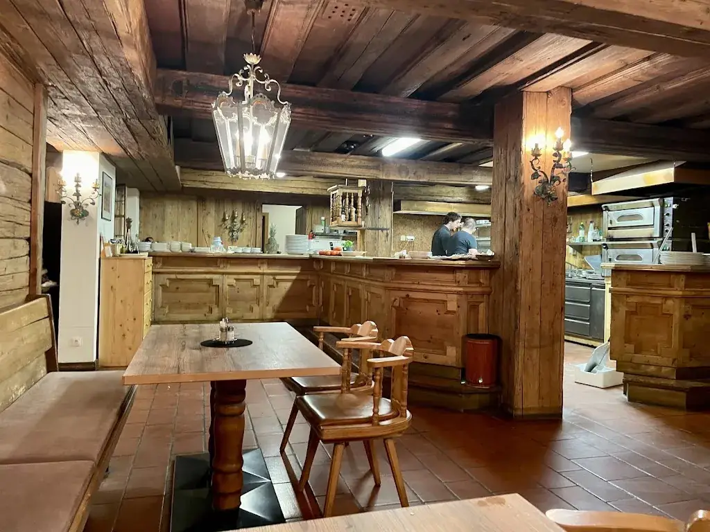 Pizzeria Dorfalm restaurant in Fulpmes