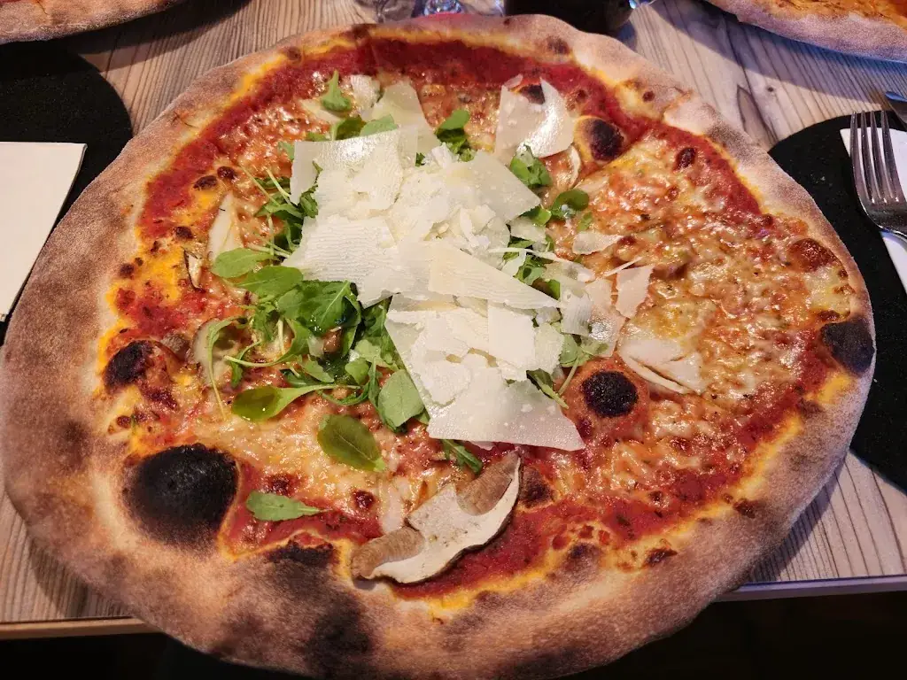 Pizzeria Dorfalm_Fulpmes_slider_image_2