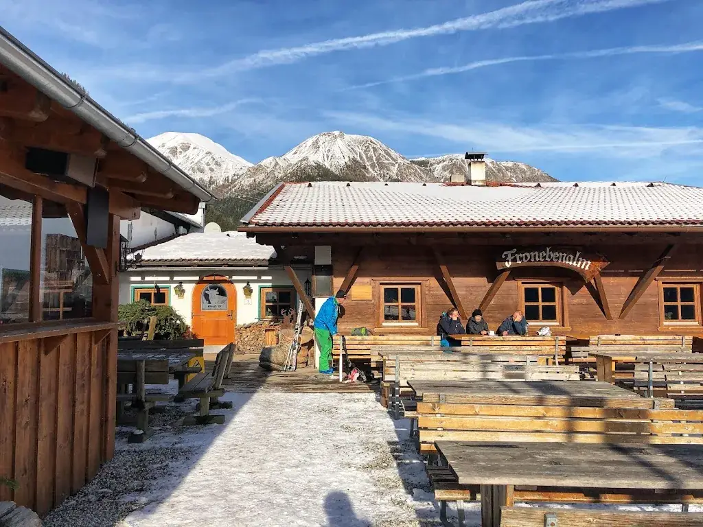 Mercedes Topiary_Fronebenalm_Fulpmes_review