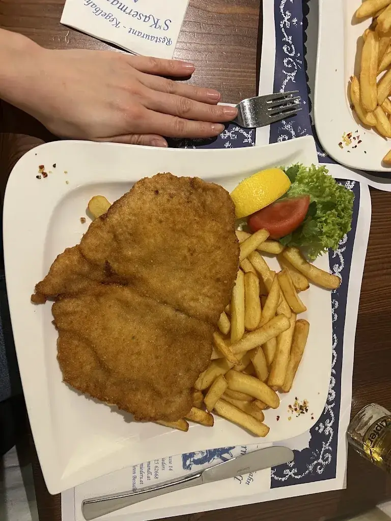 Oktawia Lu Zhang_Restaurant - Kegelbahn s´Kasermandl_Fulpmes_avis