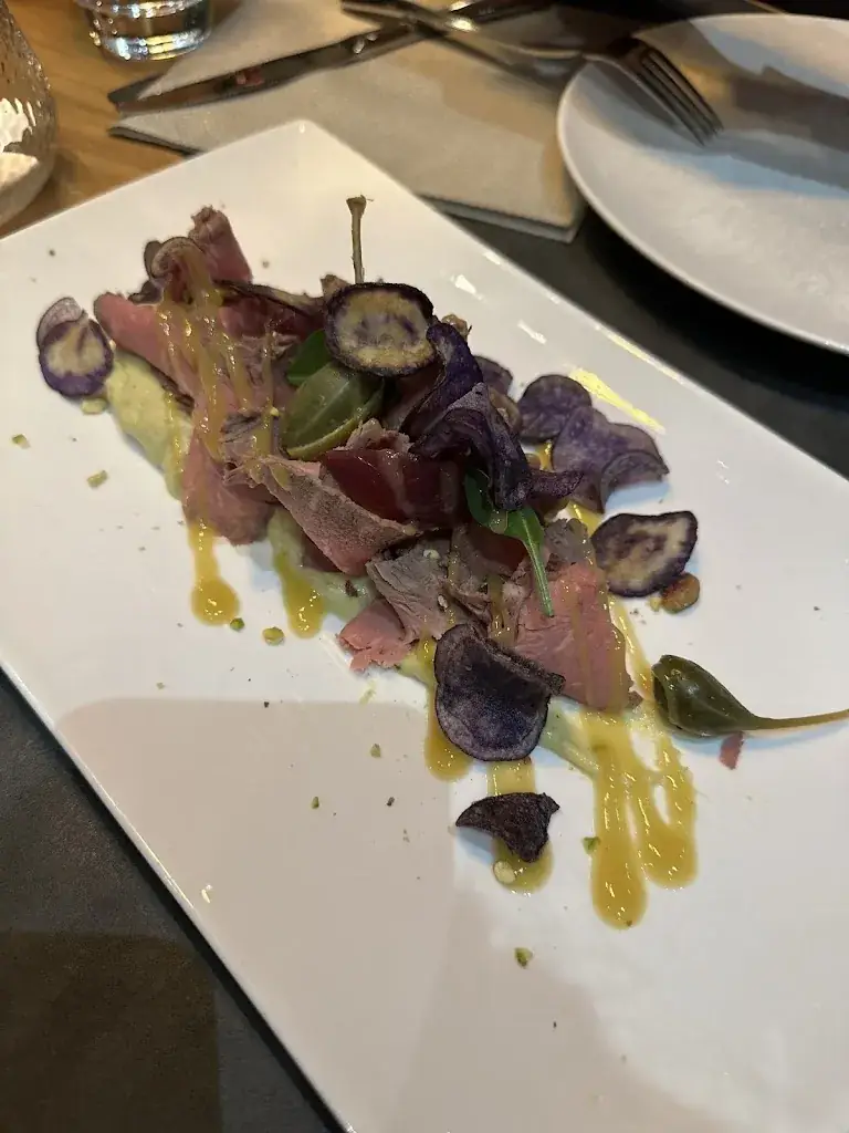 Mona Kh_BOTTEGA No. 13_Fulpmes_review