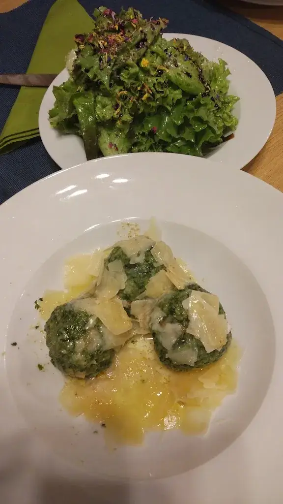 Miha Pekolj_Gasthof zur Schmiede Essen -Trinken -Schlafen_Berg im Drautal_avis