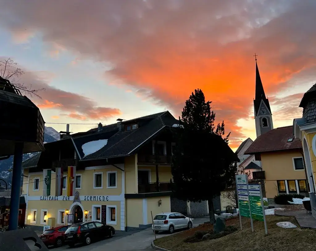 Gasthof zur Schmiede Essen -Trinken -Schlafen restaurant à Berg im Drautal