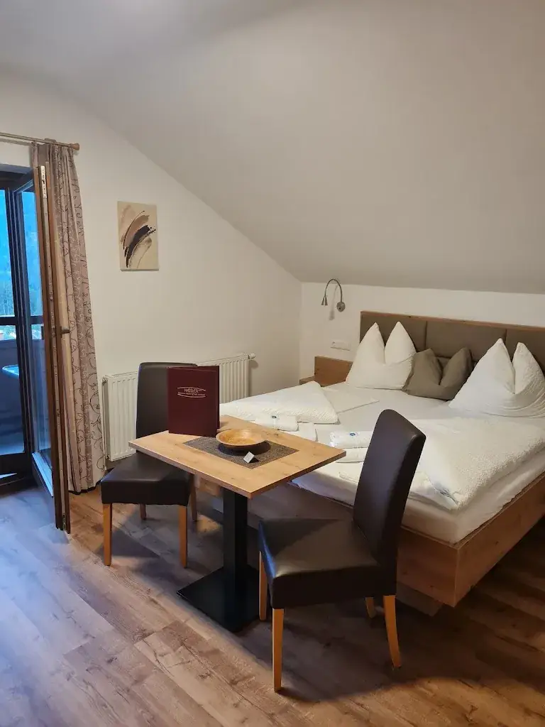 Gasthof Pension Cafè Konditorei Hassler restaurant à Berg im Drautal