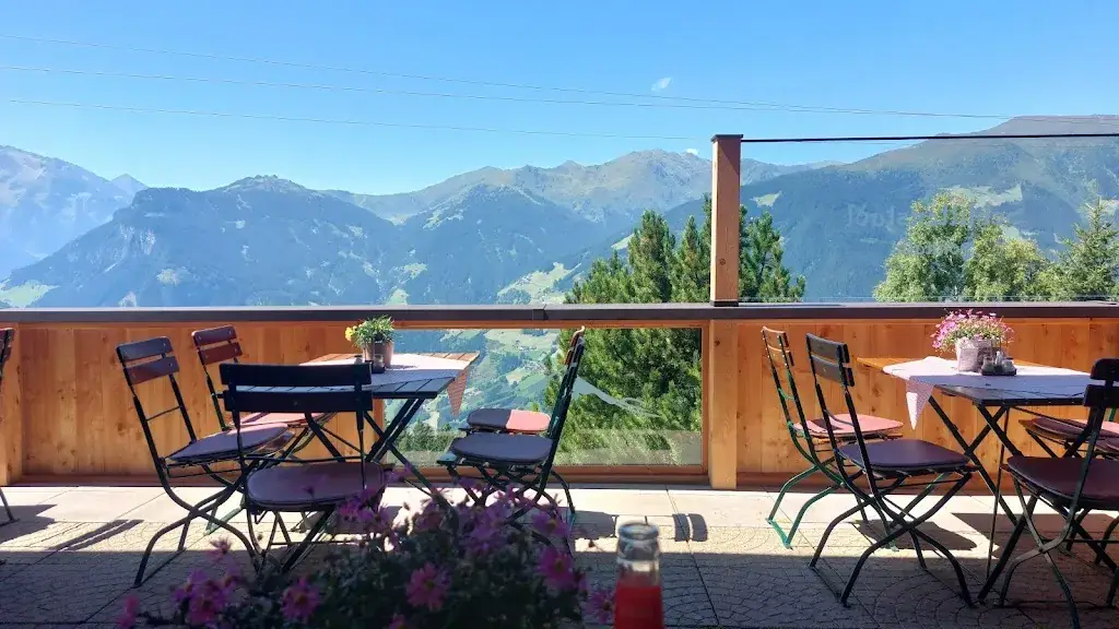 Schlittenstadl-Sonnalm - Restaurant, Bar, Ski-und Rodelhütte im Zillertal_Gerlosberg_slider_image_3