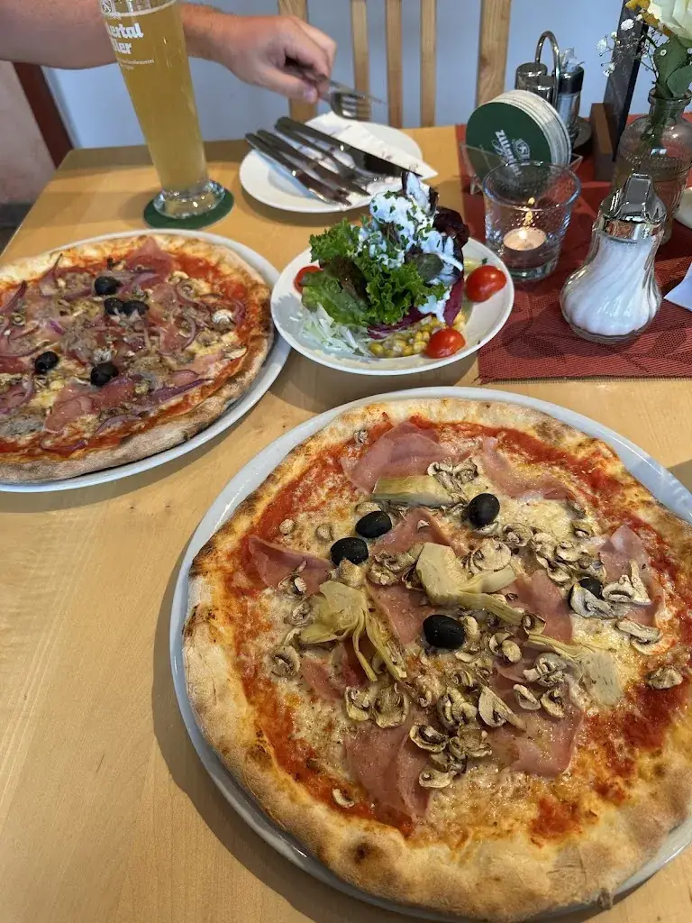Q. Jung_Isskogelstüberl - Cafe - Restaurant - Pizzeria_Gerlos_review