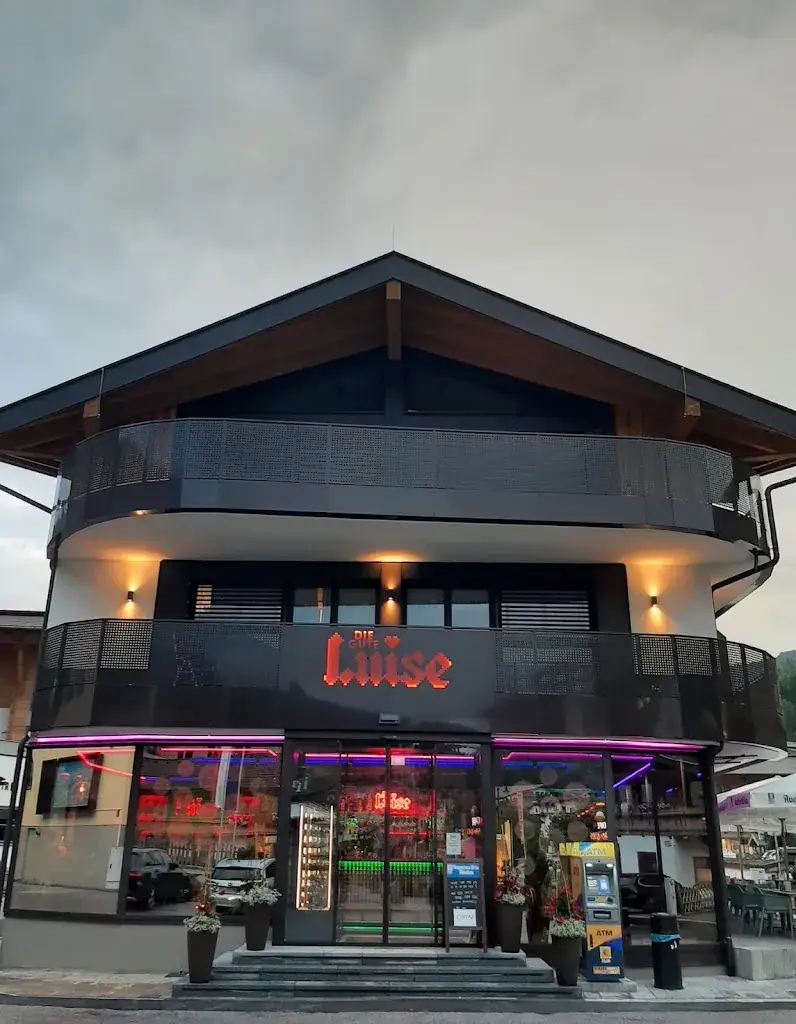 Pieter Cavents_die gute Luise - bar | kitchen | pinseria_Gerlos_review