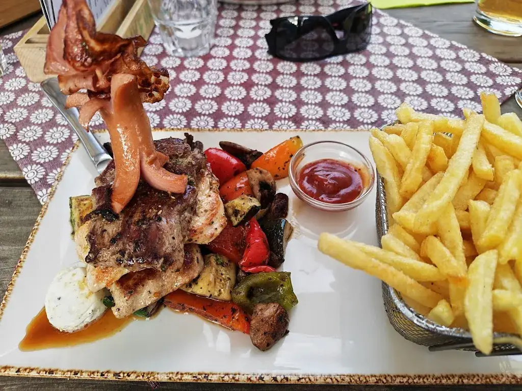 Balázs Prikler_Trattlers Einkehr_Bad Kleinkirchheim_avis