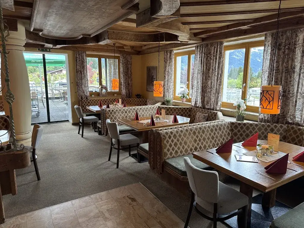 Restaurant Pizzeria Zum Achtal Wirt_Grän_slider_image_1