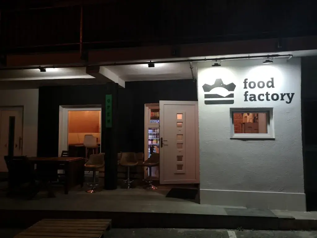 Food Factory Landeck - Burger Pizza Burritos Vegan Grins ristorante a Grins