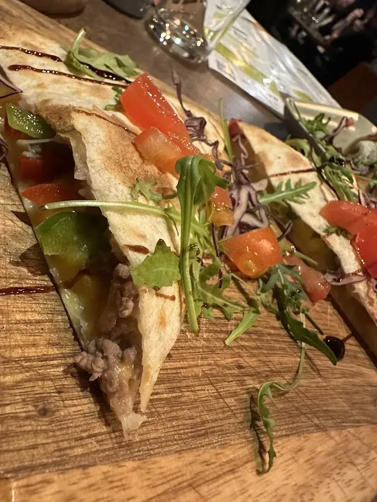 Food Factory Landeck - Burger Pizza Burritos Vegan Grins_Grins_slider_image_3