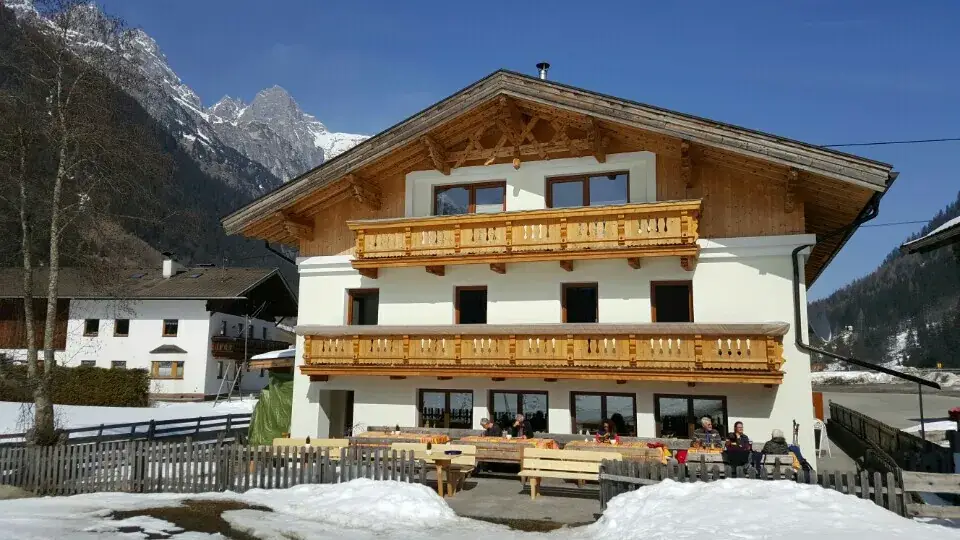 Sasha Taylor_Gasthof Feuerstein_Gschnitz_avis