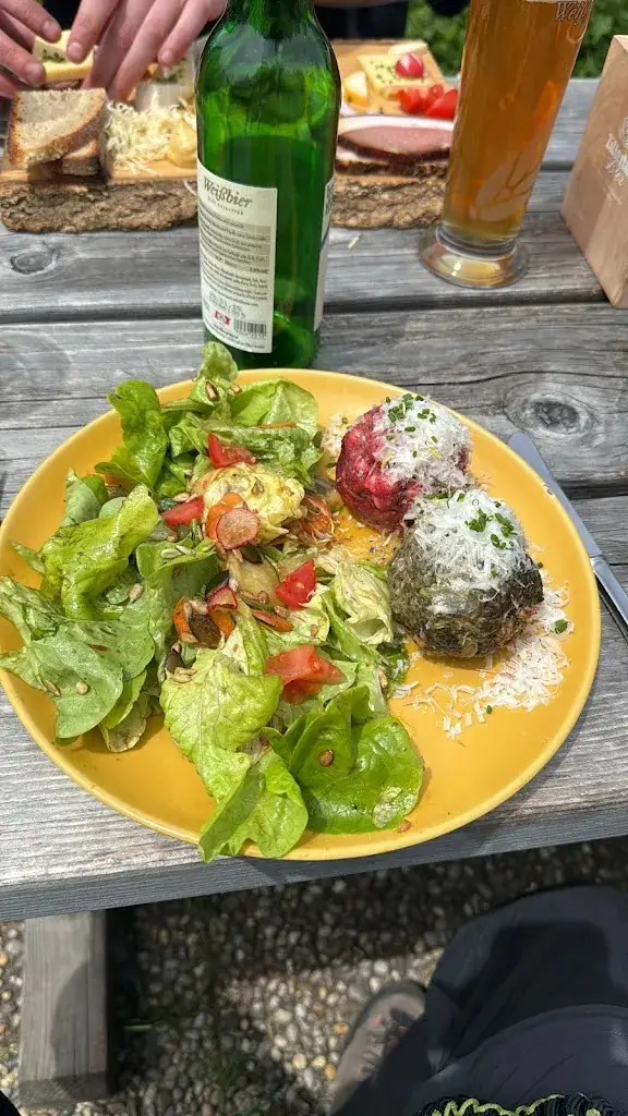 Andres Gonzalez Abascal_Jausenstation St. Magdalena_Gschnitz_review