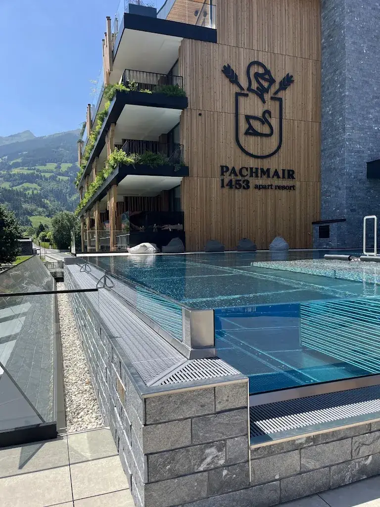 Robin Reinhart_PACHMAIR 1453 apart resort_Hart im Zillertal_review