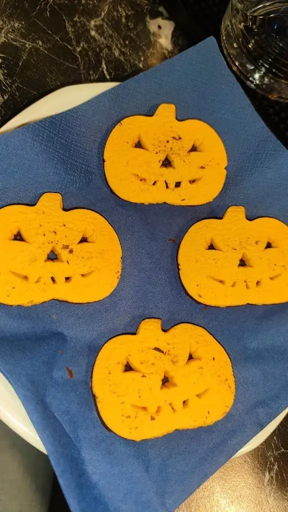 Menu_Bulldog Bistro Bar_Heinfels_image_9