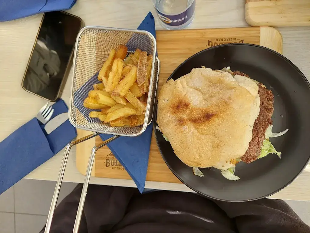 alessio di iorio_Bulldog Bistro Bar_Heinfels_review