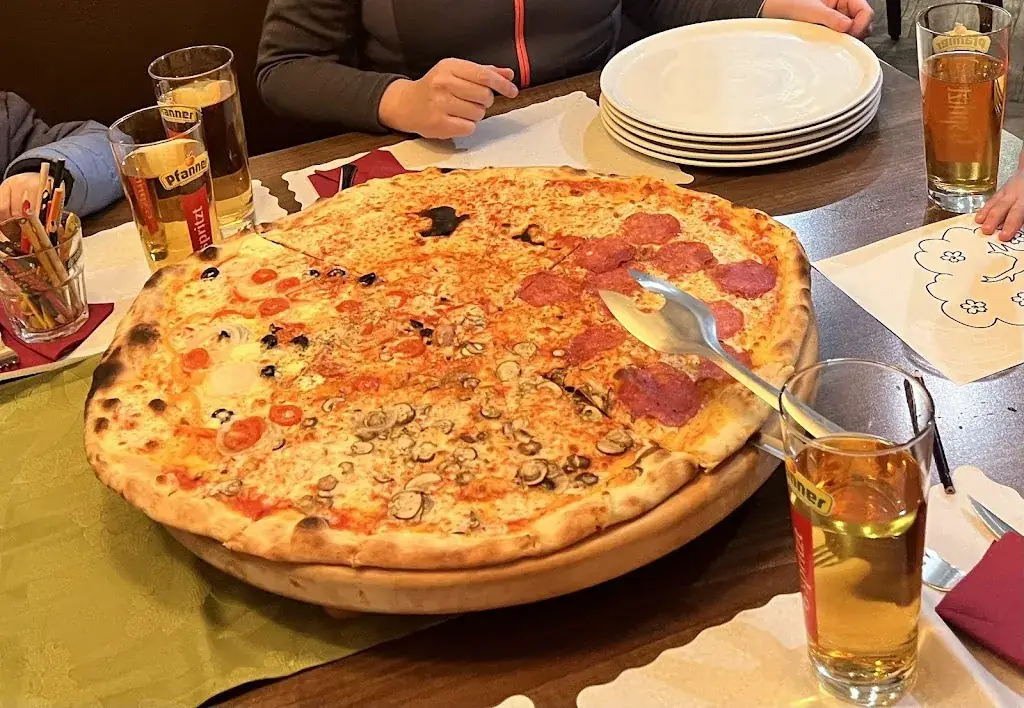 Jan Peters_Aroma Pizzeria Restaurant_Heinfels_avis