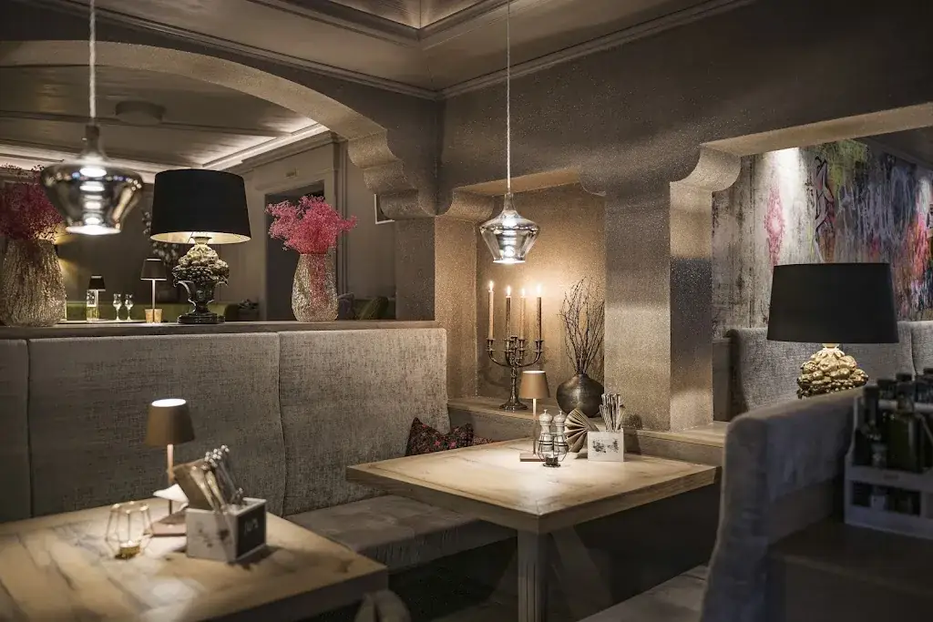 83 Bar Music Food_Hippach_slider_image_1