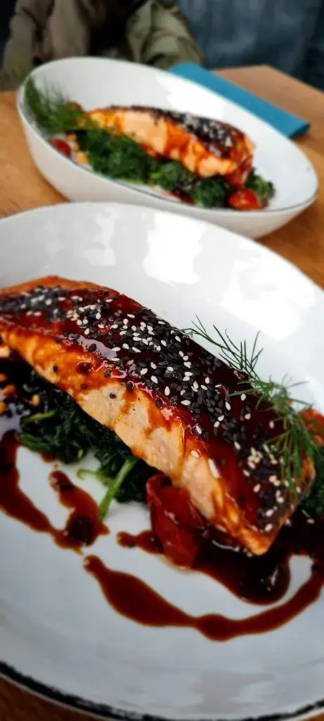 Menu_Tweets Rooftop Restaurant Lounge_Hippach_image_7