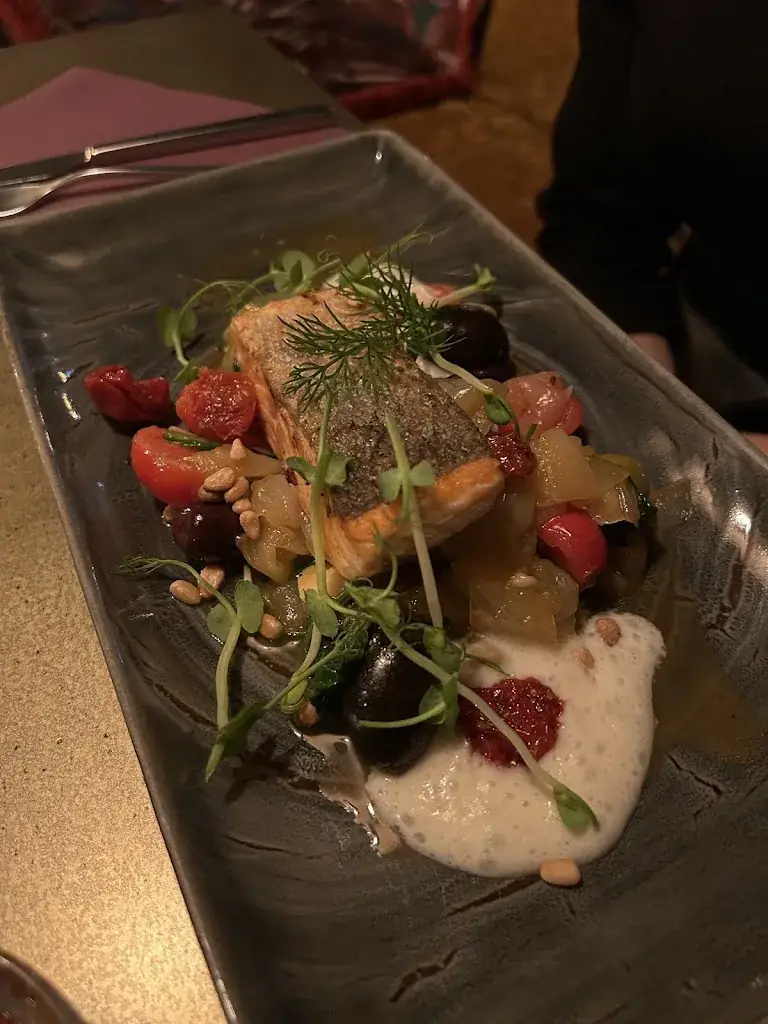 Menu_Tweets Rooftop Restaurant Lounge_Hippach_image_9