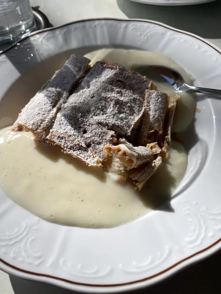 Jason P_Cafe Konditorei Kröll_Hippach_review