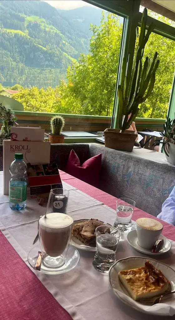 Waleed_Cafe Konditorei Kröll_Hippach_review